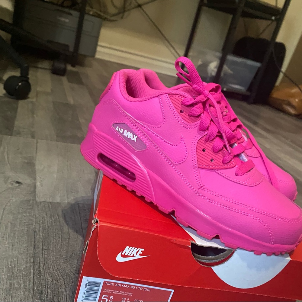 Never worn Nike Airmax 90